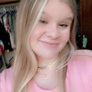 Meet your Posher, Chloe